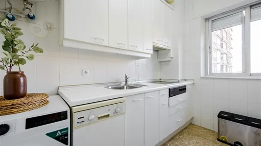 Rooms in Madrid Chamartín - photo 9