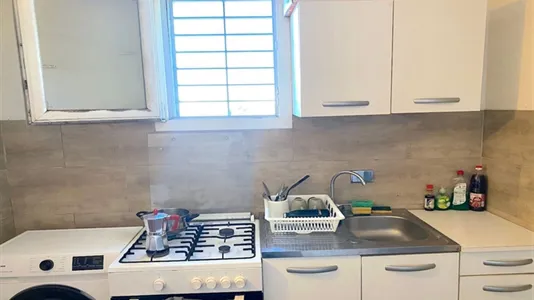 Rooms in Roma Municipio VI – Roma Delle Torri - photo 6