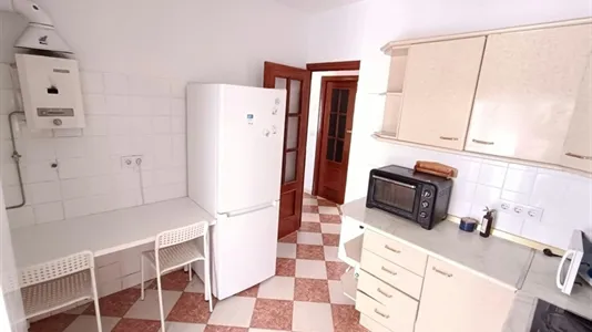 Rooms in Los Bermejales - photo 10