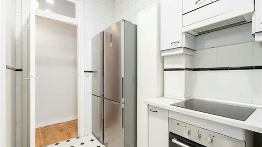 Rooms in Madrid Centro - photo 10