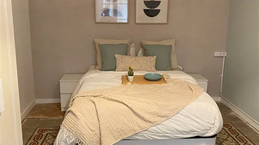 Rooms in Barcelona Ciutat Vella - photo 4