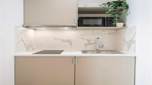 Rooms in Madrid Centro - photo 5