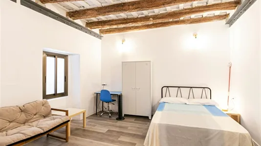 Apartments in Barcelona Ciutat Vella - photo 7
