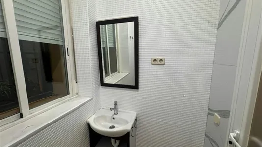 Rooms in Madrid Centro - photo 6