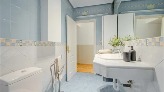 Rooms in Madrid Retiro - photo 9