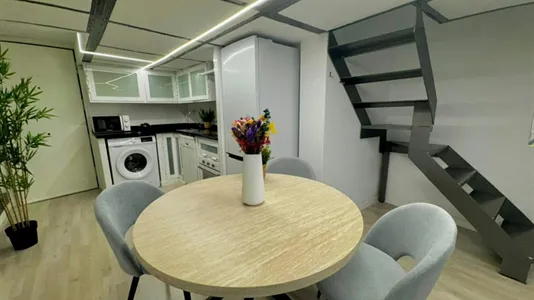 Rooms in Madrid Centro - photo 1