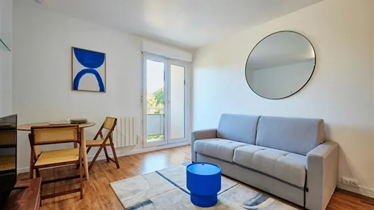 Apartments in Nîmes - photo 5