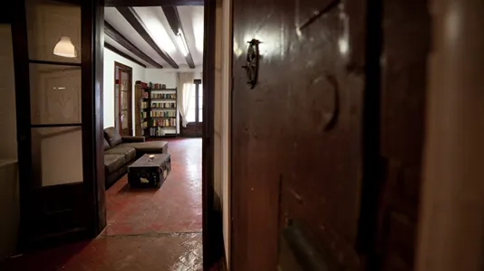 Rooms in Barcelona Ciutat Vella - photo 4