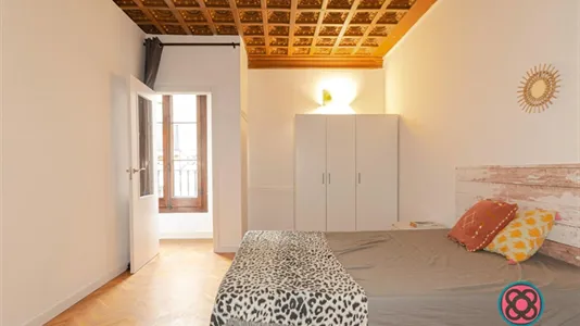 Rooms in Barcelona Ciutat Vella - photo 1