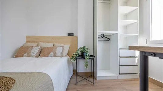 Rooms in el Camí de Vera - photo 2
