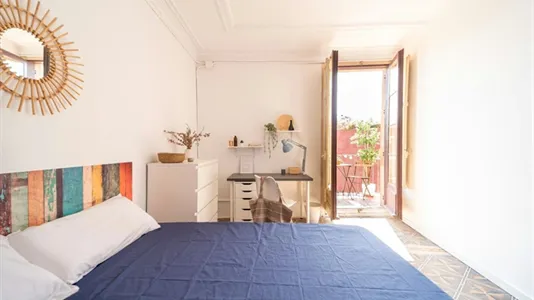Rooms in Barcelona Ciutat Vella - photo 7