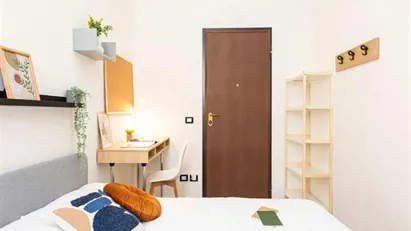 Room for rent in Milano Zona 5 - Vigentino, Chiaravalle, Gratosoglio, Milan