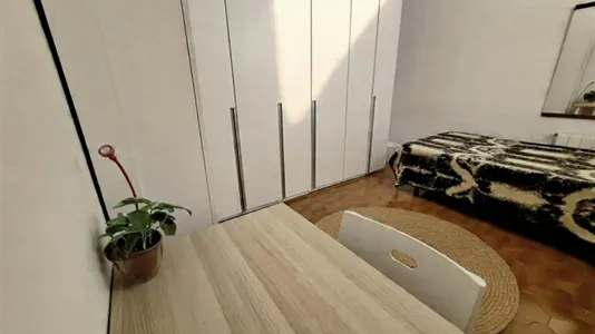 Rooms in Barcelona Sants-Montjuïc - photo 1