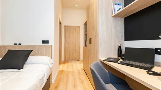 Rooms in Murcia - photo 2