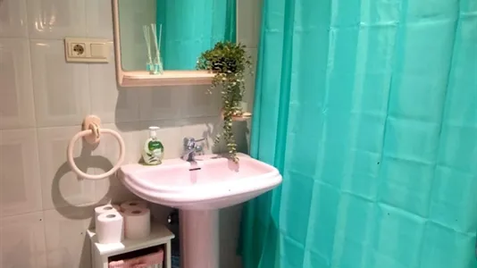 Rooms in Almería - photo 6