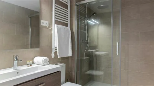 Rooms in Barcelona Ciutat Vella - photo 8