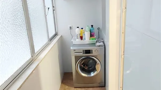 Rooms in Almería - photo 5