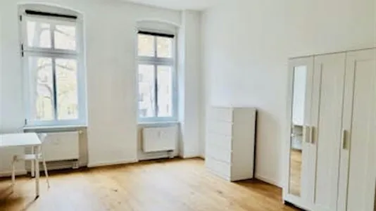 Rooms in Berlin Lichtenberg - photo 8