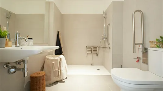 Rooms in Cornellà de Llobregat - photo 4