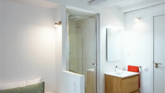 Rooms in Barcelona Ciutat Vella - photo 4