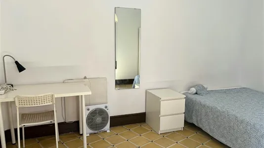 Rooms in Barcelona Ciutat Vella - photo 4