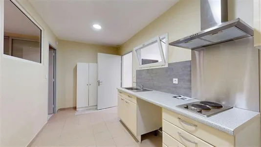 Apartments in Nîmes - photo 6