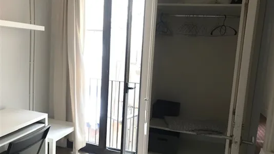 Rooms in Barcelona Ciutat Vella - photo 5