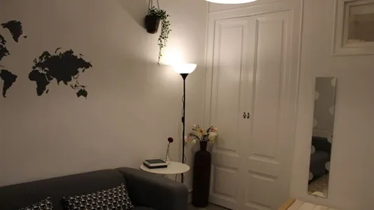 Rooms in Barcelona Ciutat Vella - photo 4