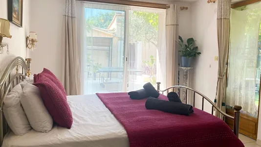 Houses in Béziers - photo 3