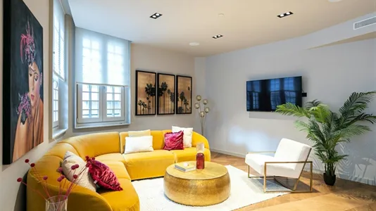 Apartments in Barcelona Ciutat Vella - photo 2