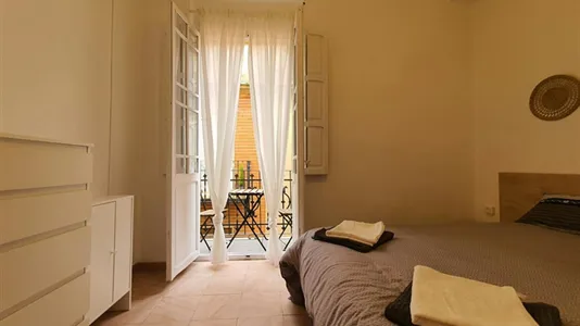 Rooms in Valencia Ciutat Vella - photo 8