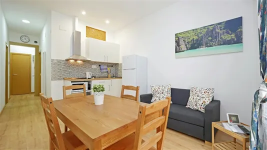 Rooms in Barcelona Ciutat Vella - photo 5