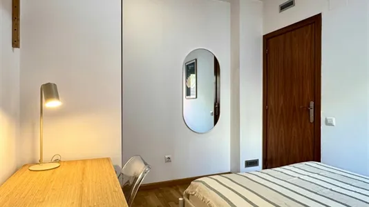 Rooms in Barcelona Eixample - photo 5