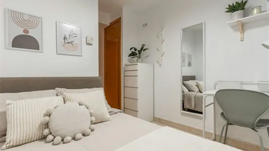 Rooms in Madrid Centro - photo 1