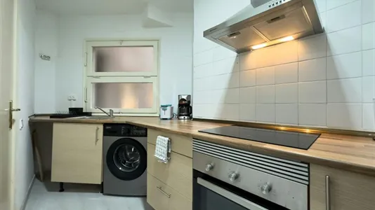 Rooms in Barcelona Eixample - photo 9