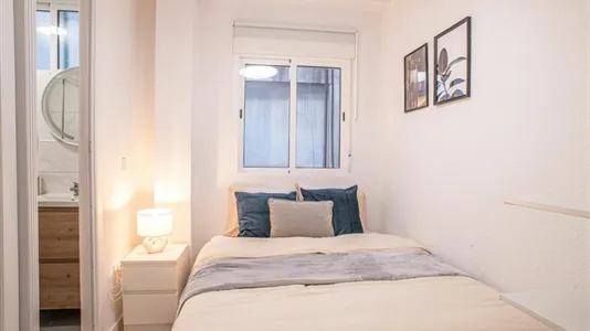 Rooms in Valencia Ciutat Vella - photo 10