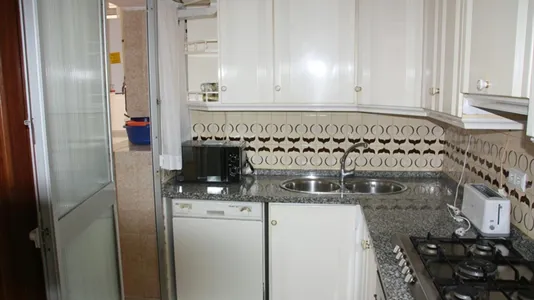 Rooms in Córdoba - photo 9