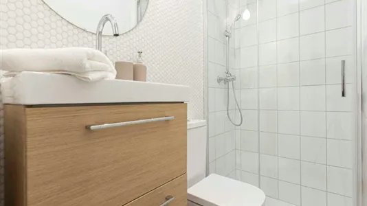 Rooms in Madrid Centro - photo 6