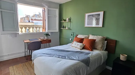 Rooms in Barcelona Eixample - photo 9