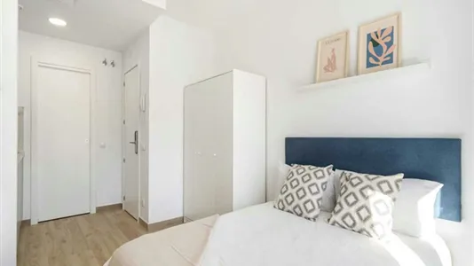 Rooms in Madrid Fuencarral-El Pardo - photo 1