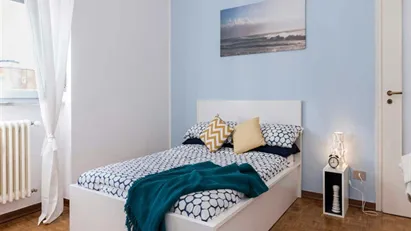 Room for rent in Milano Zona 7 - Baggio, De Angeli, San Siro, Milan