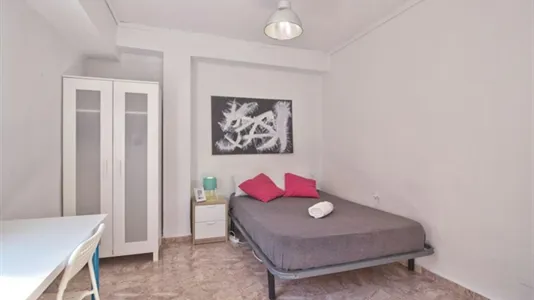 Rooms in el Camí de Vera - photo 4