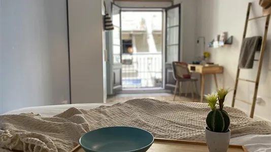 Rooms in Barcelona Ciutat Vella - photo 6