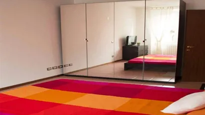 Room for rent in Milano Zona 8 - Fiera, Gallaratese, Quarto Oggiaro, Milan