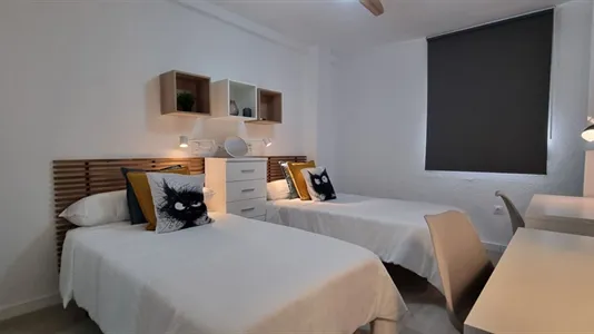 Rooms in Málaga - photo 4