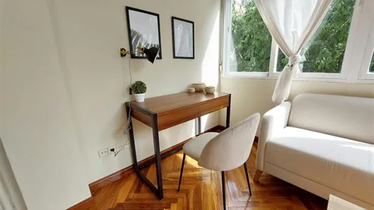 Rooms in Madrid Chamartín - photo 9