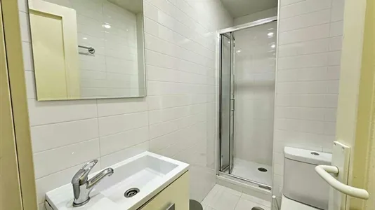 Rooms in Madrid Centro - photo 10
