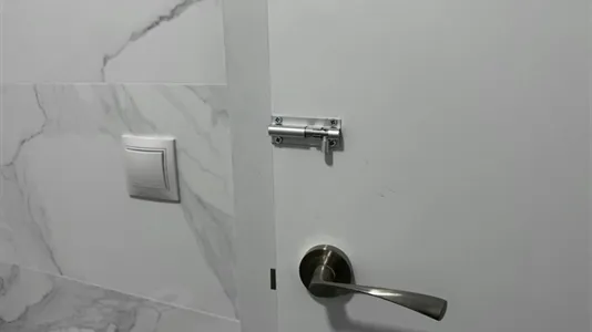 Rooms in Madrid Fuencarral-El Pardo - photo 9