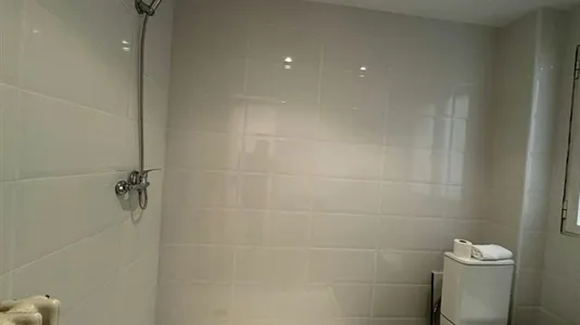 Rooms in Madrid Salamanca - photo 8