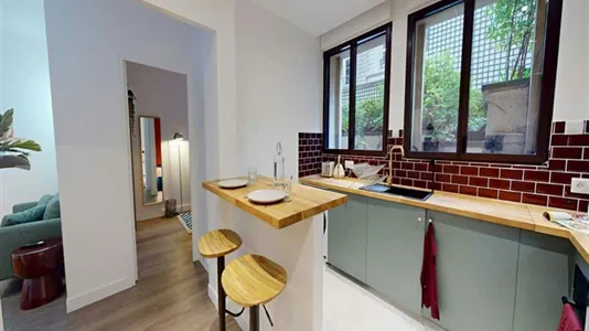 Rooms in Paris 8ème arrondissement - photo 6